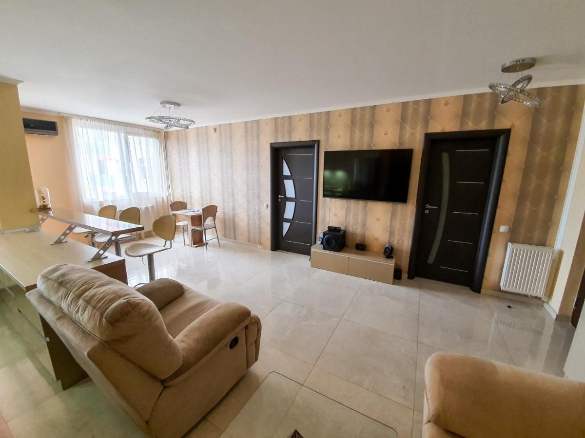 Royal Central Apartament Apartman Nagyvárad Kültér fotó